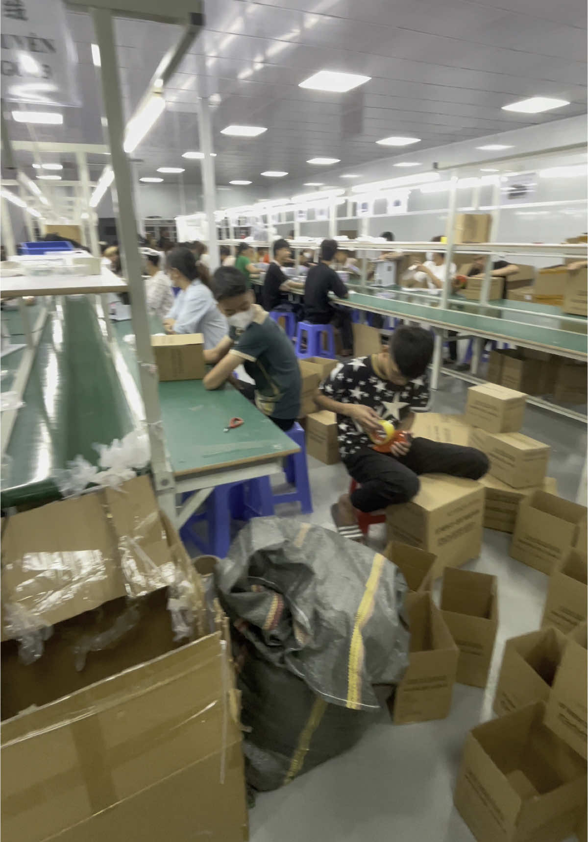Nhận học sinh, sinh viên đi làm thêm hè Chọn ca, chọn xưởng thoải mái Lương tuần: Ca ngày 270/11h.    