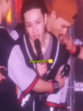 Of course, Hyunjin ain't simply hug Chan at the back, I knew it because Chan was squirming and wiggling alot 🤭#bangchan #hyunjin  #hwanghyunjin #bangchanedit #straykidsbangchanedits #skzedit  #chanjinedit #hyunchanedit #christopherbangchan #bangchanstraykids #hyunchanstraykids #chanjinstraykids #straykids #skz #skzpair #skzdominatetour #skzdominate_shizuoka #skzdominate_japan 
