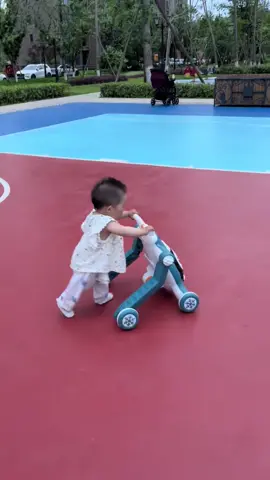 Ngon thả xe ra vừa đi vừa la tui coi nào 🤣 #viabexinhyeu #embedethuong♥️ #nhavia2vach #xetapdichobe 