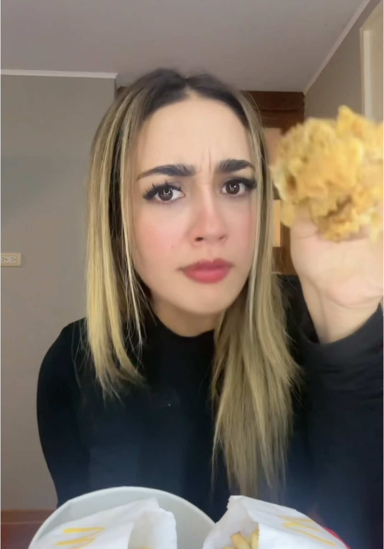 Si quieres darte un gustito en Mc Donald’s y ahorrar, usa tu tarjeta de débito oh!pay o crédito oh! Visa para tener 20% de descuento en toda tu compra solo pidiendo desde el APP Mc Donald’s Perú. Además, pagando con tus Tarjetas oh! Visa, recibes el 0.5% de tu compra como dinero en tu app agora.   Descarga el app agora, crea tu cuenta oh!pay y empieza a disfrutar de todos los beneficios.   Promoción válida en la modalidad de McDelivery o Pide y Retira del 01 de mayo al 30 de junio del 2025. Términos y condiciones en: www.tarjetaoh.pe    #OHPAYxMaferCast #ohpay #tarjetaoh #Visa #publicidad 