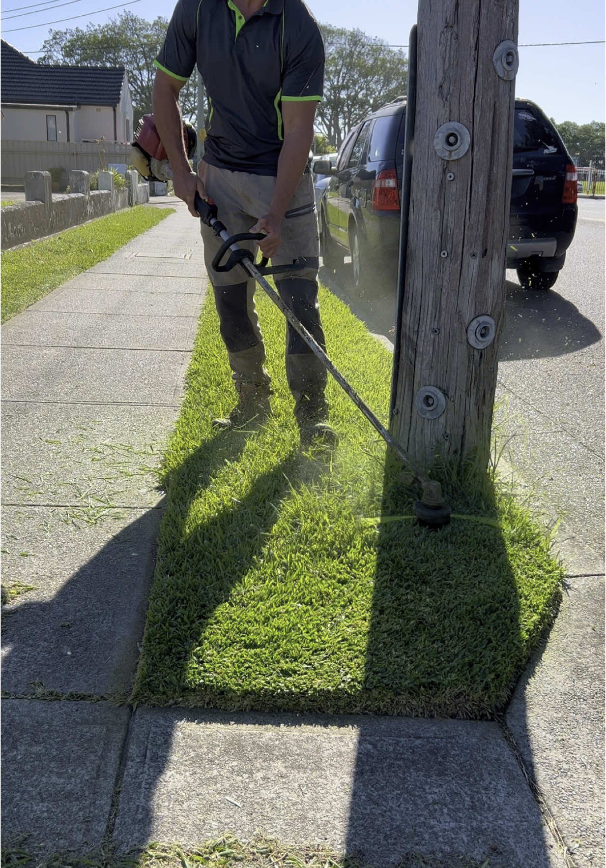 🌱 #lawn #lawnmowing #lawntok #gardening #work #lawncare #yardcleanup #satisfying #australia #fyp #garden #grass  