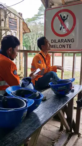 kegiagan laki_laki yang tidak kebagian velocity#beserak #artis_lokal #😂  #kutaikartanegara #kotaraja @Deden 38.AMS @jefrynurhidayat6 