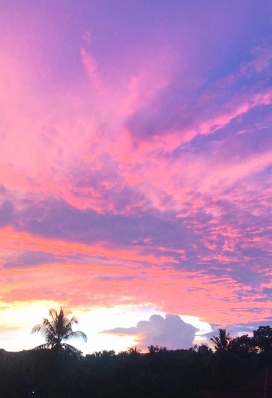 “Semoga yang hadir bukan hanya sekedar singgah, melainkan menjadi sebuah takdir” #arabicsong #syaircinta #quotescinta #qoutes #pemandangan #sunset #fypp #fyppppppppppppppppppppppp 