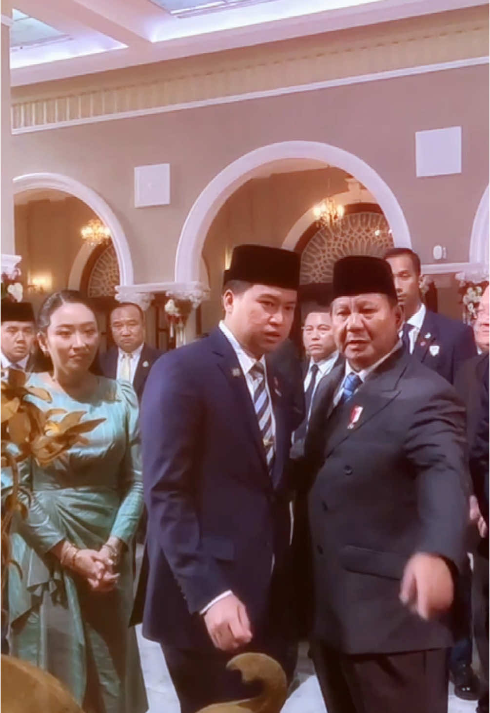 Agooooong…. @Agung Surahman  #prabowo #sespriprabowo #ajudanprabowo #fyp #agungsurahman 