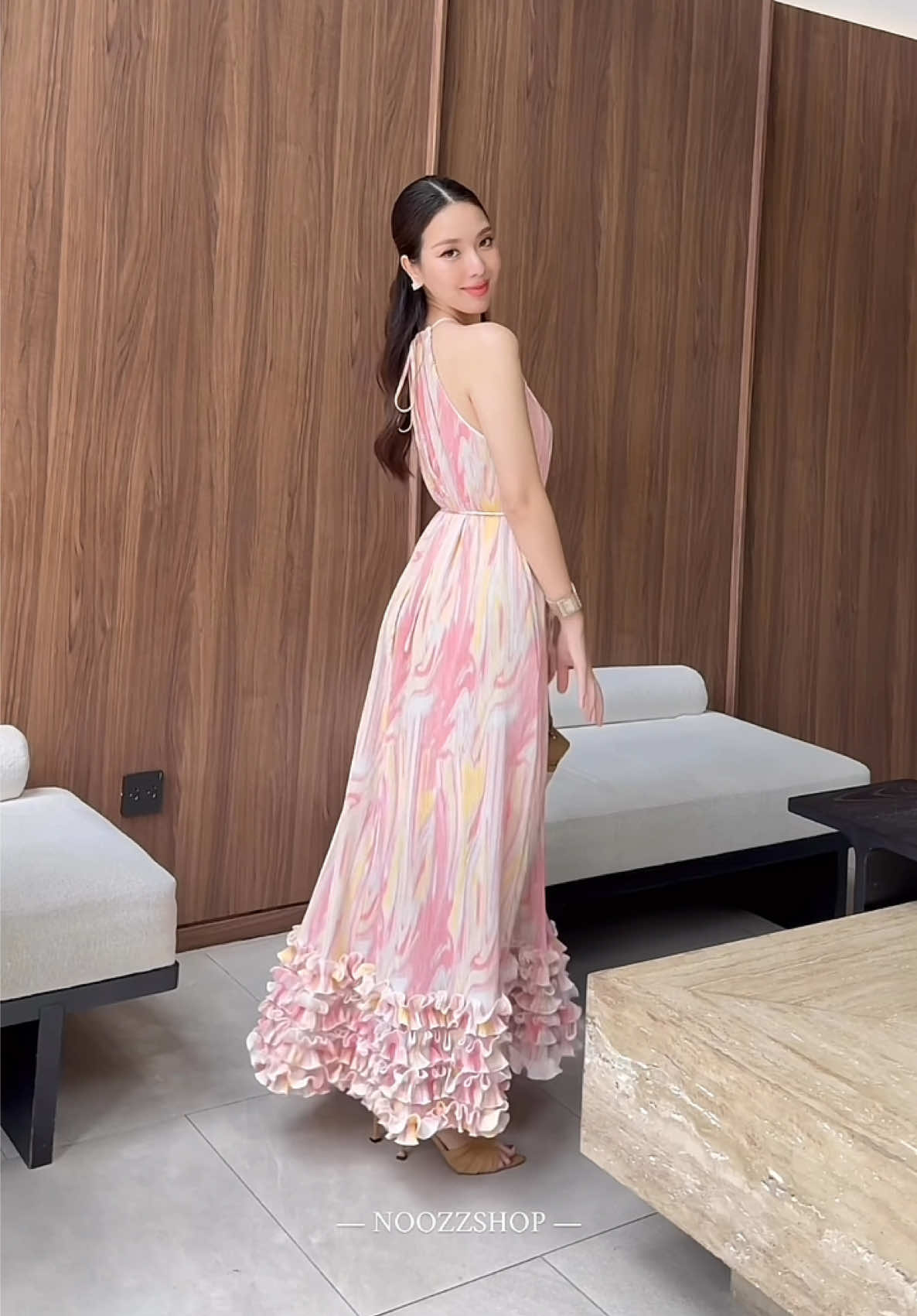 I love… . . #noozzshop #เดรส #ชุดไปงาน #Dree #ootdfashion #OOTD #fashion #เดรสไปงานแต่ง #เดรสไปงานปาร์ตี้ #เดรสออกงาน #ชุดออกงาน 