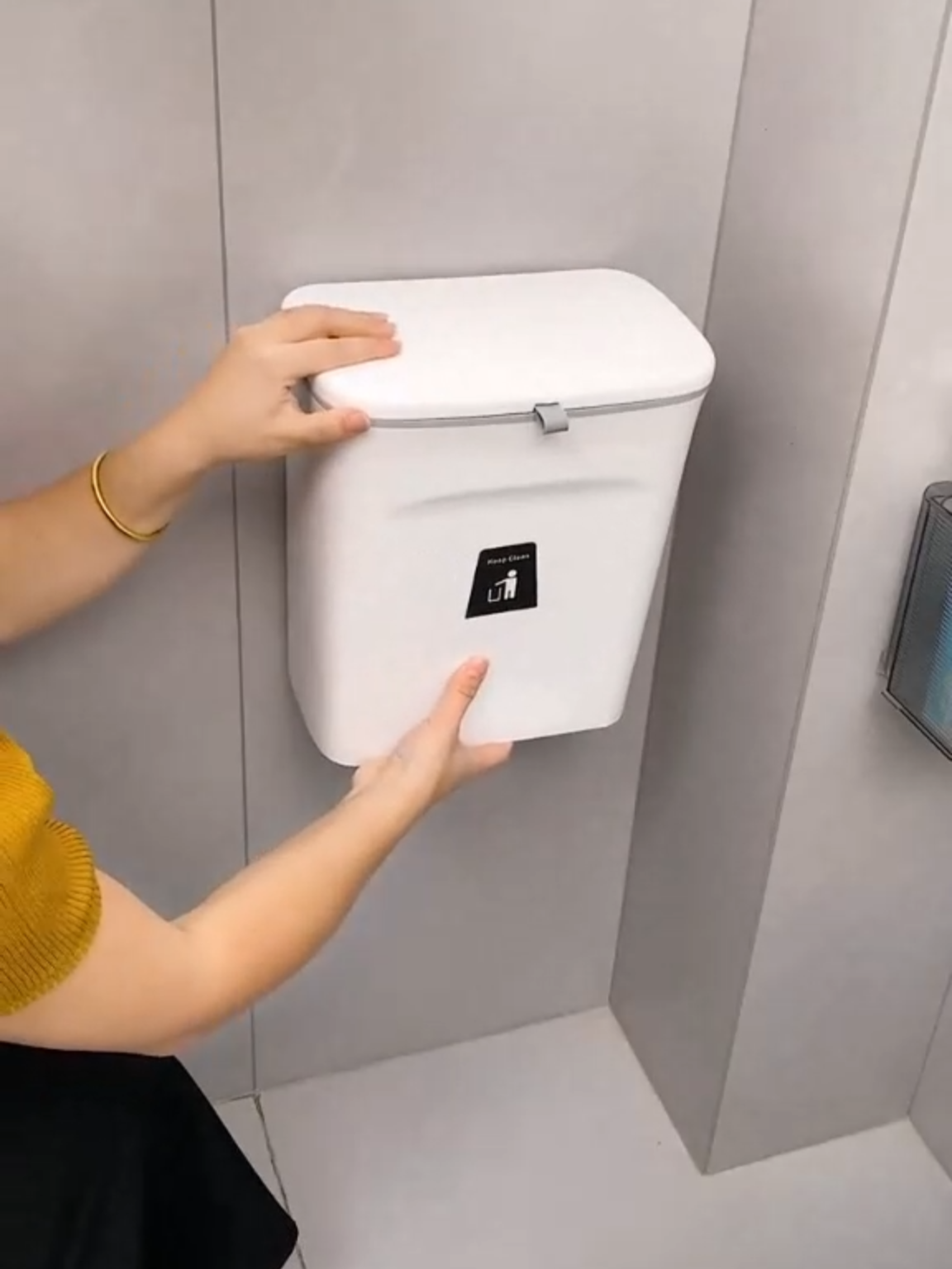 Thùng rác treo tủ bếp,treo nhà vệ sinh có nắp đậy.Thiết kế sang trọng chất liệu nhựa pp dung tích #thungractreotubep #thungracgantuong #giadungnhabep