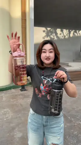 Bình nước thể thao ngoài trời 2 lít cho người lười uống nước #binhnuoc2lit #binhnuoc #binhnuocthethao #binhnuocchiavach2lit 