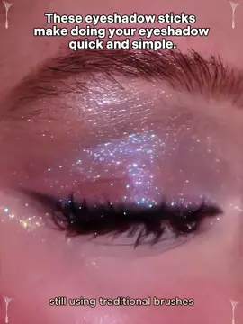 Eyeshadow in less than a minute 💁🏽‍♀️ @ColourPop Cosmetics makes it foolproof ✨ #colourpopshadowstix #eyeshadowlook #easyeyeshadow #easymakeuphack #colourpopbirthday #makeuphackseveryday #greeneyemakeup