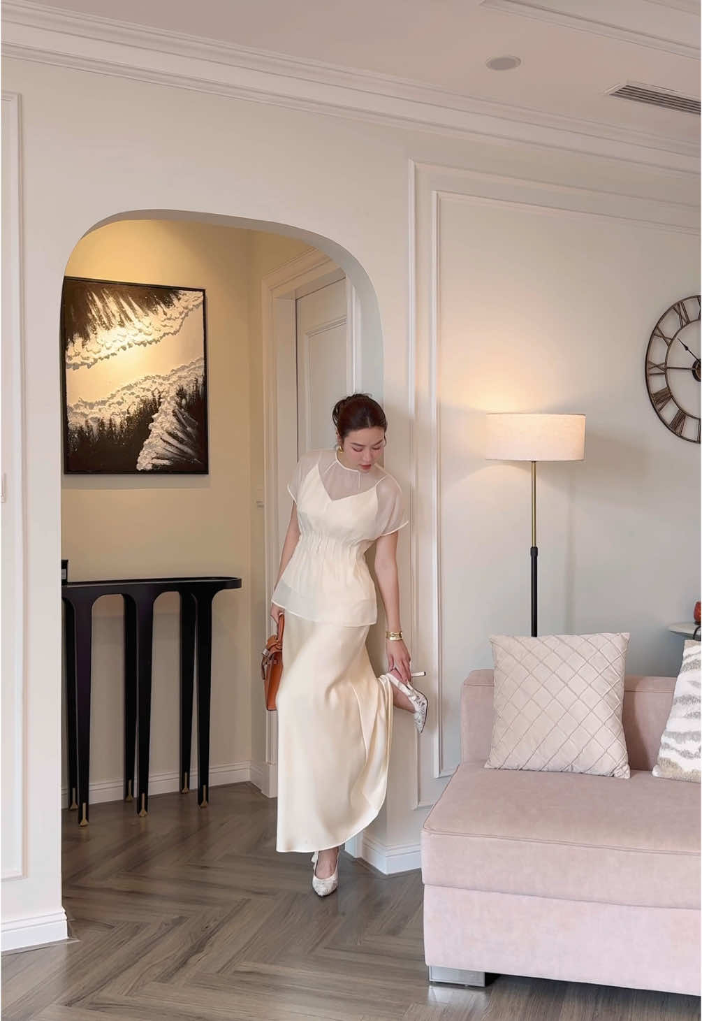 GRWM - Cùng Chi chuẩn bị lên đồ đi ăn cưới cô bạn thân nha ❤️ #OOTD #homnayminhmacgi 