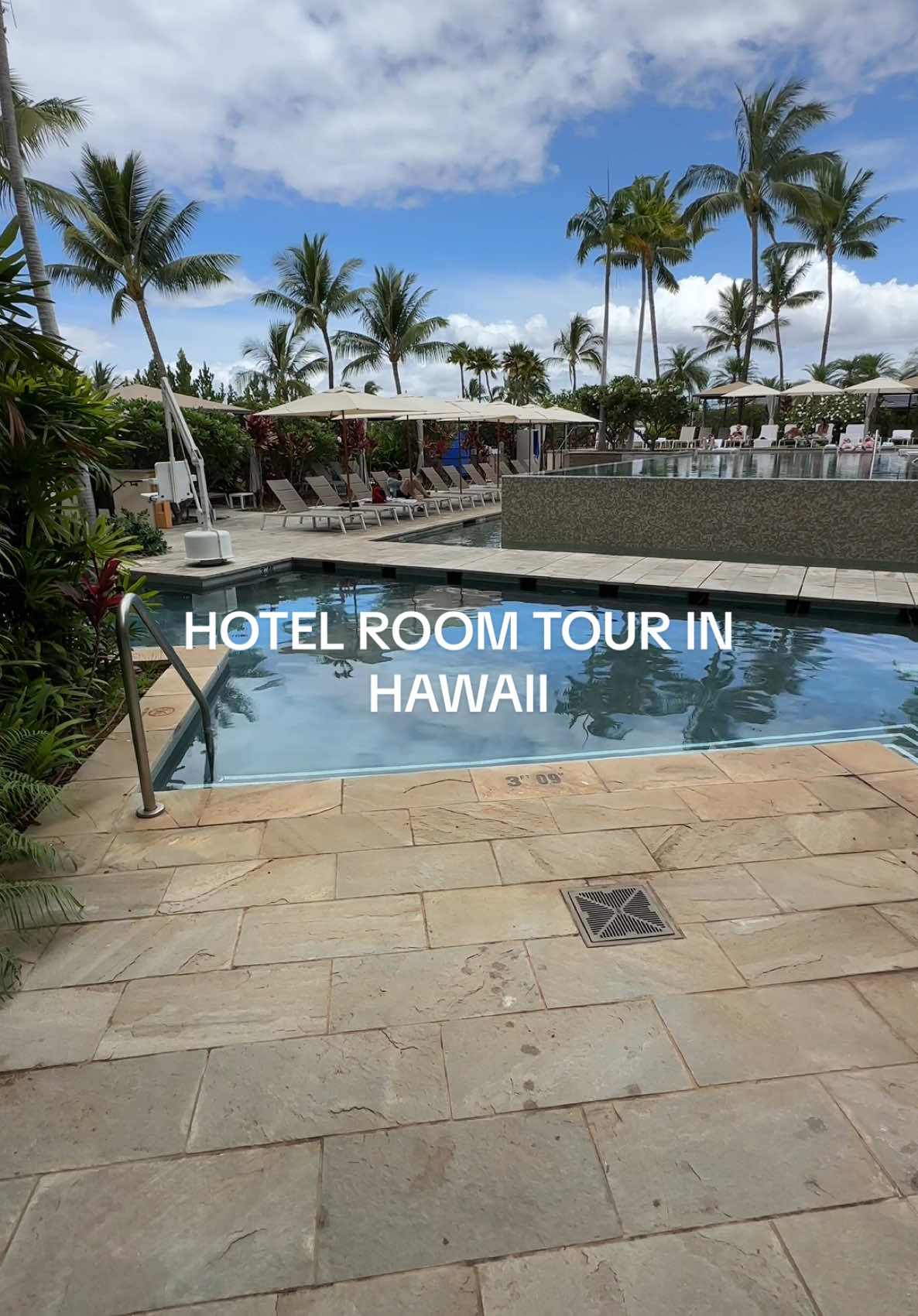 Catch me on selling sunsets 😮😮😮 #hawaiihotel #hotelroom #hotelroomtour #mauihotel #hawaiitiktok 