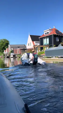 Wat een top setje eigenlijk😍😝.                                                    #talamex270 #tala #talamex #boat #inflatbales #yamaha #stitch #tiktok_india #zwemvestenzijncool #yamaha20 #2stroke #yamaha20autolub #autolube #tinnybashing #hastag #fyp #ik #flyingboat #foryoupage❤️❤️ 