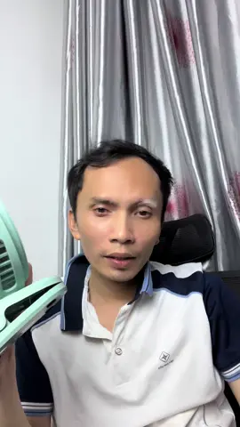Quạt kẹp tích điện mini nhỏ gọn, kẹp bàn làm việc, kẹp xe đẩy, kẹp mọi nơi tiện lợi, dung lượng pin lớn, sử dụng lâu #ongbo2conkiemcom #ongbo2con #quatkeptichdien #quatkep #quatkeotichdienxeday #quattichdien #quatmini #quatkepbanlamviec #quatcokep 
