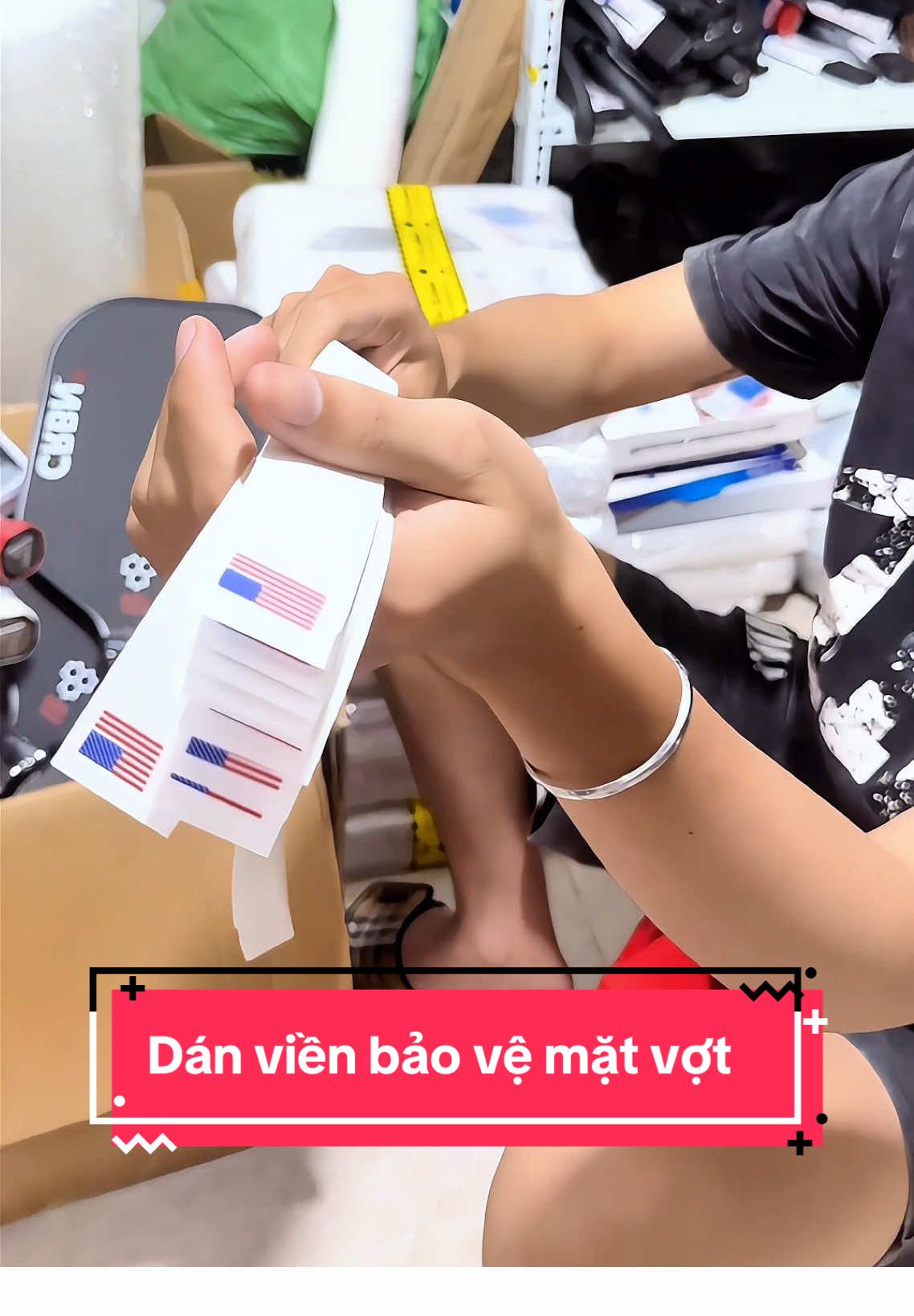 Không dán viền = trầy vợt, hỏng sớm, phí tiền. Dán vào mới thấy sao ko mua sớm hơn #danvienbaovematvot #pickleballvietnam #pickleball #pickleballtiktok #pickleballislife #pickleballislife #chanlong #sports #CapCut 