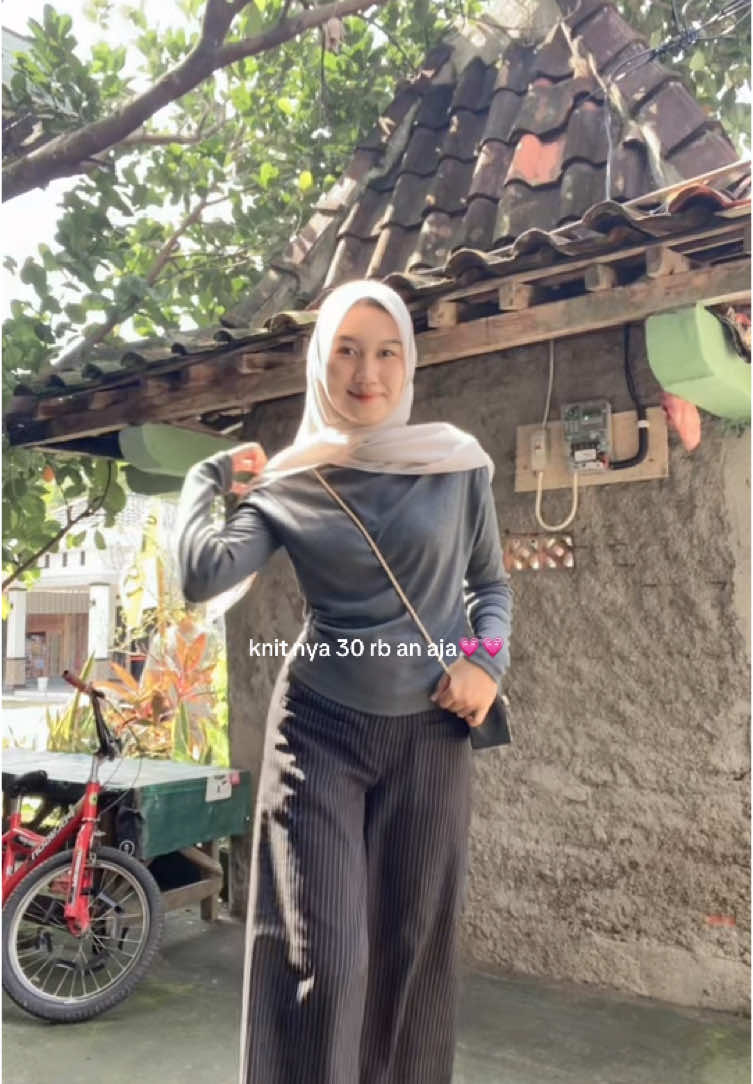 pecinta knit sini kumpul!!! #outfit #outfitideas #outfitbydinda 