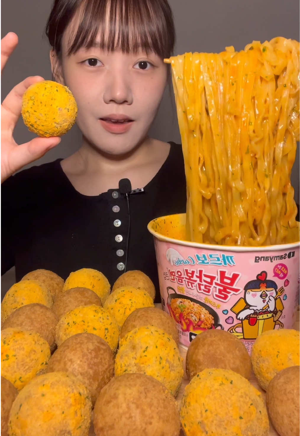치즈볼,불닭💛 Cheese balls x Buldak💛 #mukbangeatingshow #cheeseballs #buldakramen #먹방 