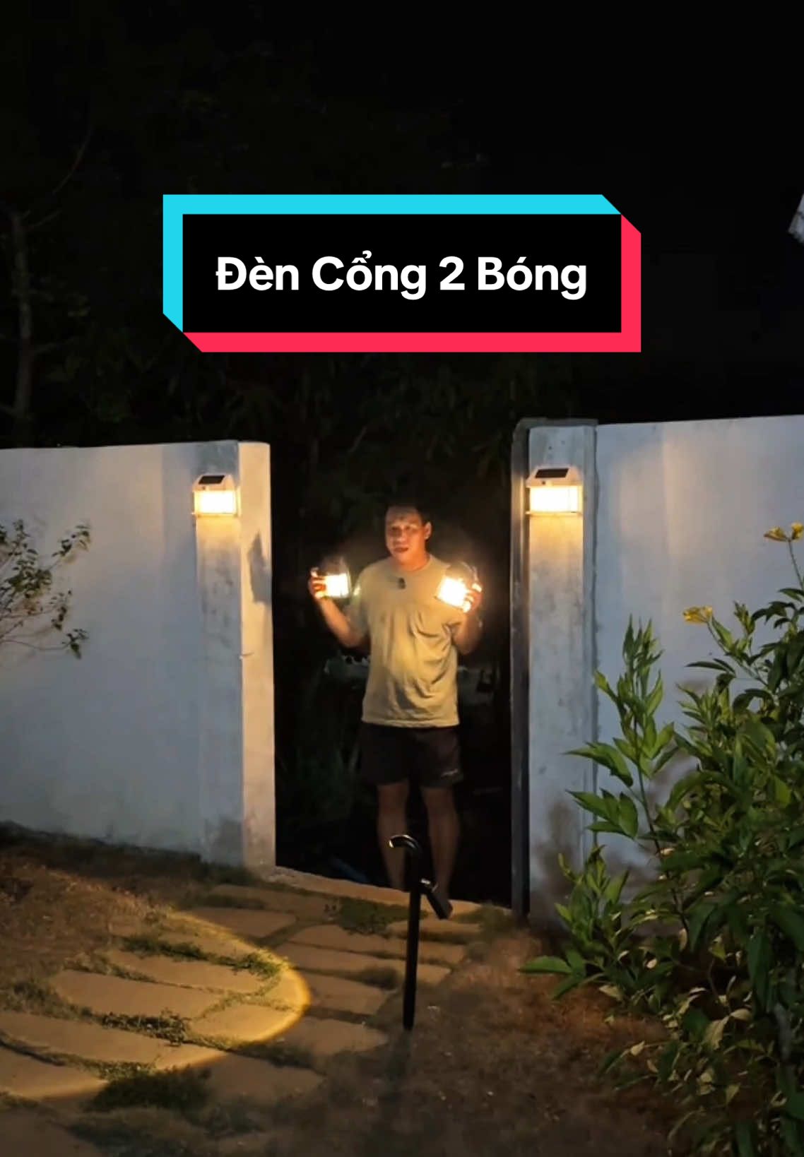 Đèn cổng 2 bóng lắp đặt không cần nối thêm dây nhé. Cả nhà vào giỏ hàng em tham khảo ạ🥰 #dennangluongmattroi #den #denkhongday #dengantuong #dencong #shintree 