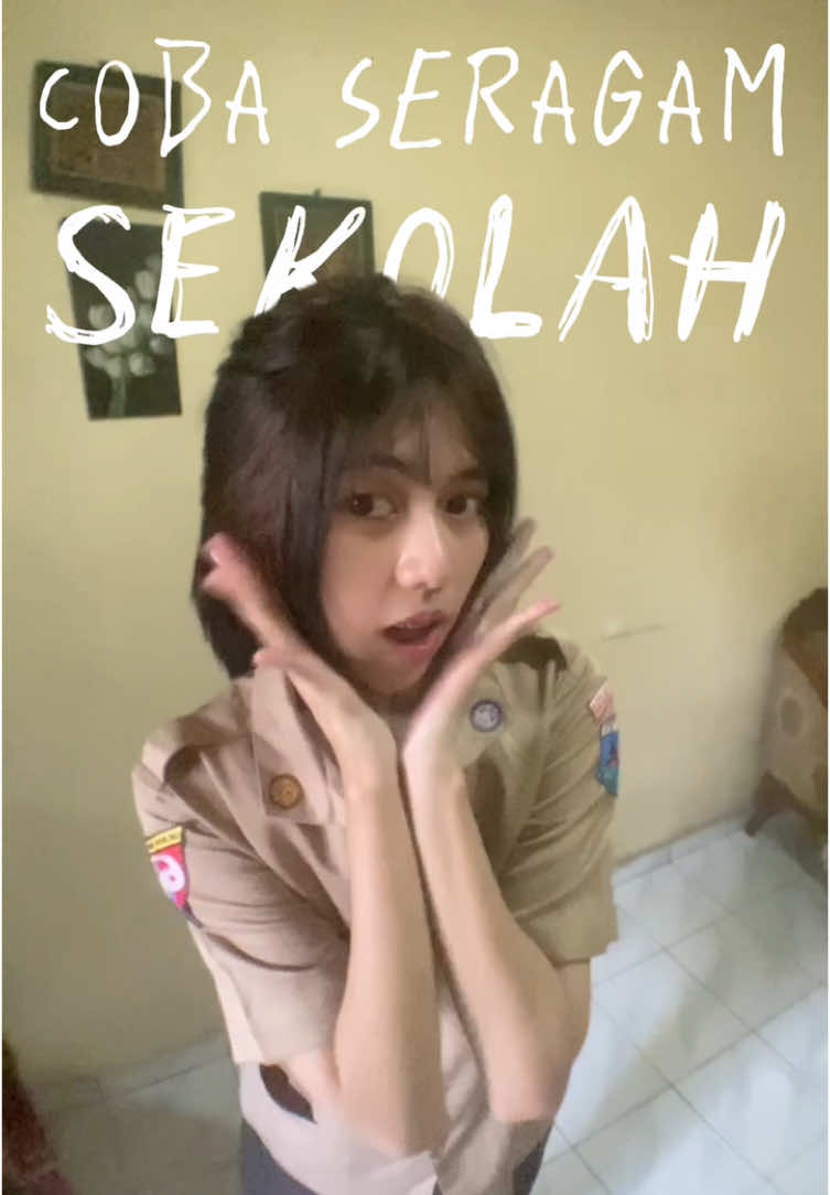 cobain seragam sekolah lagi👀✨ msh cocok gaak?😋 ga nyangka udah 4 tahun yg lalu msh make seragam😔 next ngonteen apa yaa👀 #fyp #reels #OOTD #seragam #fit