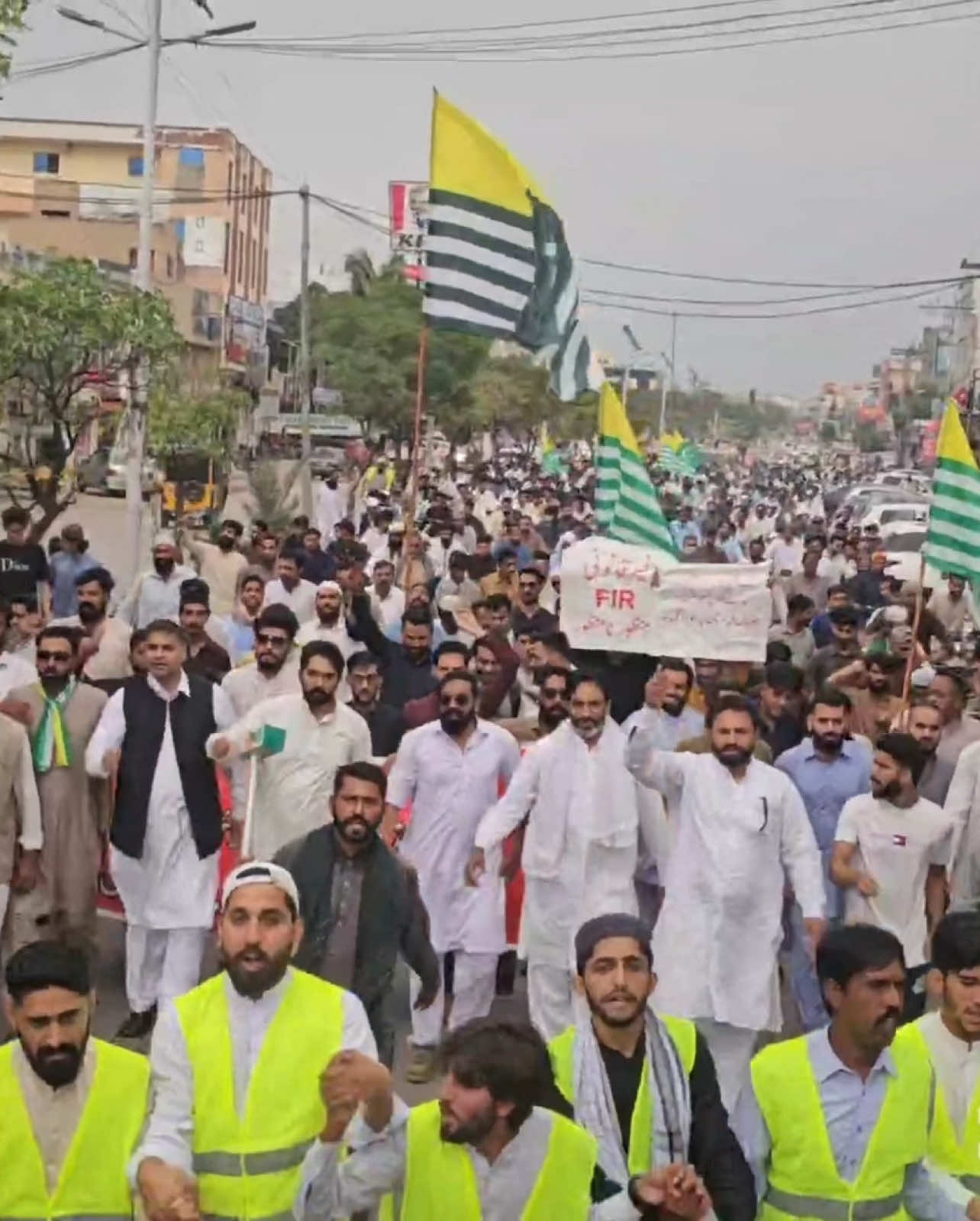 Awami Action Committee ❤️🔥 Naghman bhai 🔥🔥🍁 #rightsmovementajk #awamiactioncommittee #naghmanarif #kashmir #kashmiri 