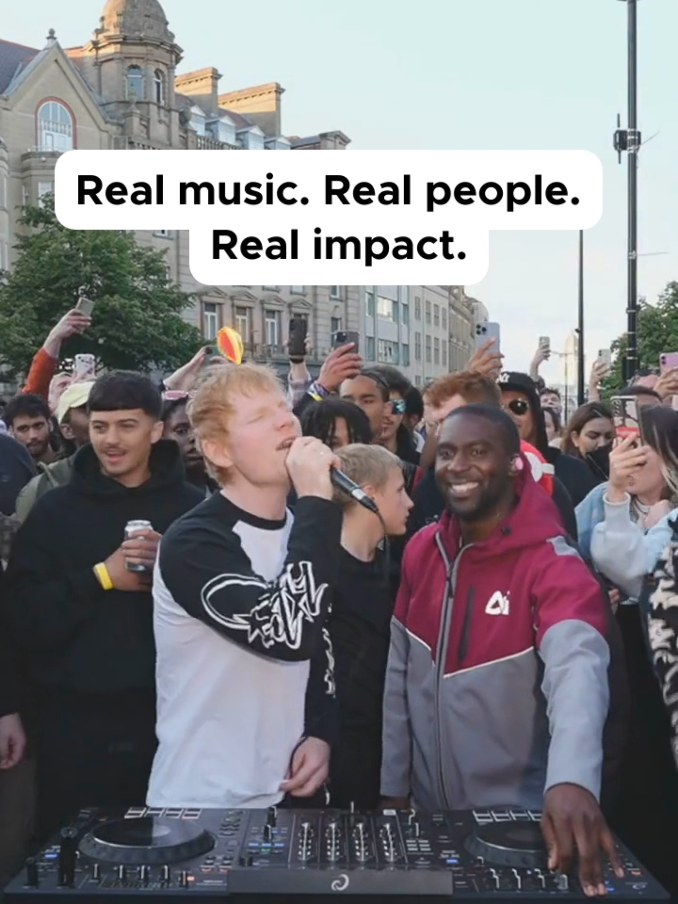 cuz I don't care.. 🤷‍♂️ @Ed Sheeran @Ed Sheeran HQ @DJ AG ONLINE🎧✌🏾🇬🇧 #streetperformance #sheffield #liveperformance #edsheeranlive 