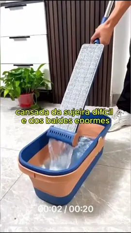 Esse conjunto com balde e esfregão de microfibra vai transformar sua rotina de limpeza. #limpezadodia #esfregaonovo #baldeeesfregao #lazymop 
