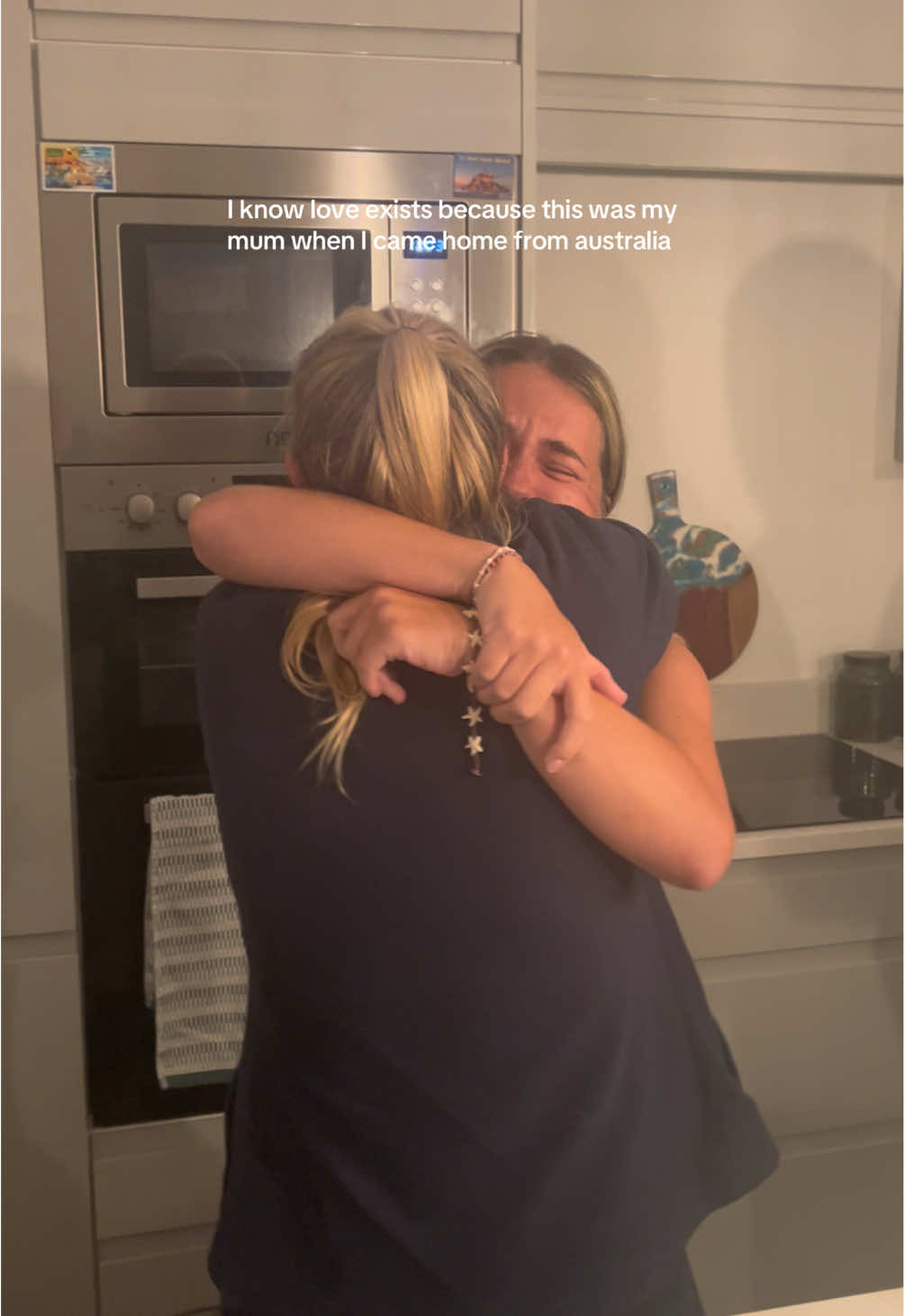 My favourite hug in the world 😭 #cominghomesurprise #surprisevisit #mum #australia 