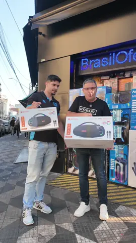 🔊 NOVIDADES IMPERDÍVEIS NA LASERTECH DISTRIBUIDORA – 25 DE MARÇO! 🔊 Passei na LaserTech Distribuidora, referência em tecnologia na região da 25, e encontrei lançamentos incríveis da Peining pra quem busca potência, estilo e custo-benefício! 💥 Destaques do vídeo: 📌 Peining 100W – com dois microfones inclusos, luzes RGB, excelente qualidade de som e pronta pra animar qualquer evento ou karaokê. 💰 Apenas R$590 📌 Peining 300W – som potente, estrutura robusta e ideal pra festas maiores e ambientes externos. 💰 Apenas R$990 📦 Pedido mínimo: R$300 no atacado 📱 Também dá pra comprar pelo app da LaserTech, com toda a comodidade do celular! 📍 Endereços da LaserTech Distribuidora: 🏬 Loja 1: Rua Barão de Duprat, 17 – SP 🏬 Loja 2: Rua da Cantareira, 247 – SP 📱 Loja de Capas: Rua Parque Dom Pedro II, 68 – SP 🕒 Horário de atendimento: Seg. a Sex: 05h às 17h Sábados: 05h às 15h 📞 Fale direto com a LaserTech: @lasertechdistribuidora #eletronicos #atacado  💬 Curtiu? Comenta “LISTA” aqui que eu te envio mais dicas de fornecedores direto da 25 de Março!