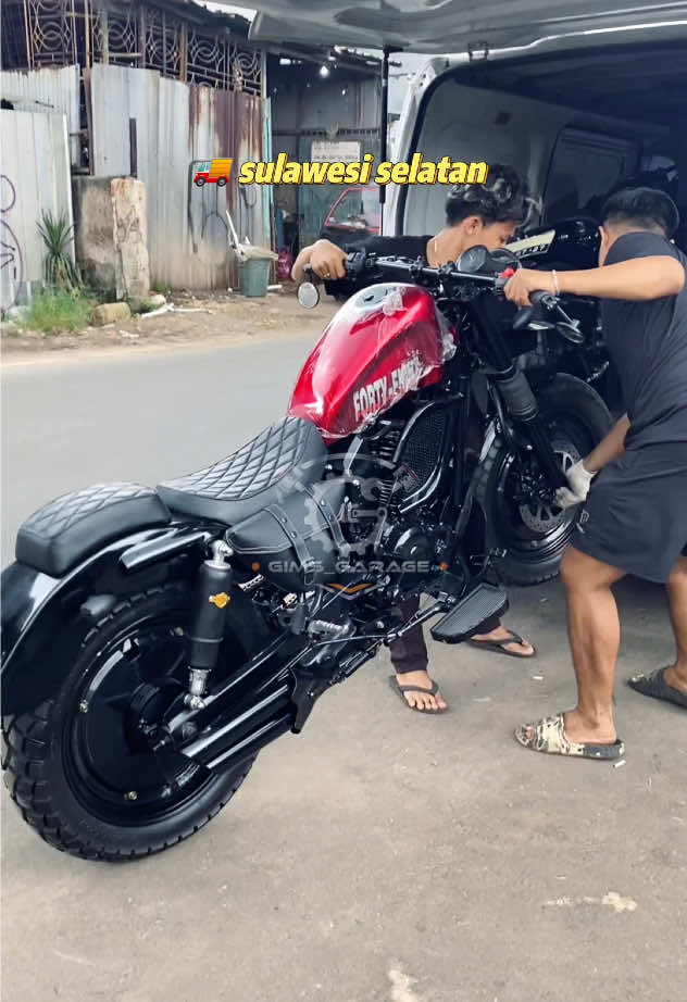 Bobber ganteng harga start from 19jt-an aja sob🔥bisa pengiriman selurun indonesia😊yang minat gas langsung wa admin sob🙏🏻☺️ #fyp #fypage #fypシ゚ #bobberstyle #viralvideo #motorcustom #motorcyle #bobber 