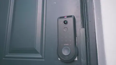 🚪✨ Just Wave, Door Unlocked! 👋 Experience the future of security with LOCKIN's palm vein recognition. Safe, Simple, Smart to you. #smarttechnology #lockin #lockinvenopro #lockinsmartlock #palmveindoorlock #palmveinsmartlock #smartlock