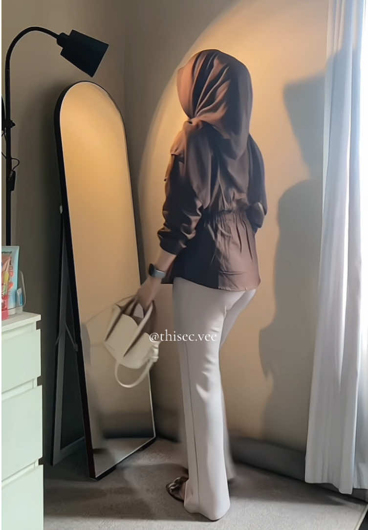 Pecinta brown outfit harus punya ini 😍🤎 #atasanlinen #blouselinen #blousemurah #kulothighwaist #kulotcutbray #ootdfashion #ootdhijab #ootdhijabstyle #outfitideas #outfitsimple #fyp #affiliatepemula 