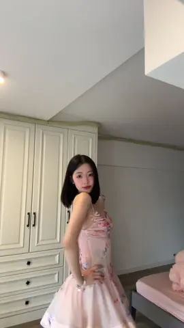 Cô lóng ơi tối về em ôn bài sau 😄
