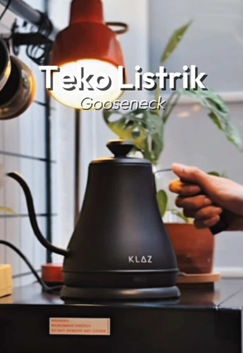 Ngopi dan ngeteh ala cafe di rumah pakai  ✨Klaz Teko Listrik✨☕️ 🛒 Cek barang nya di link bio no.25 ya🧡💙 #ruparupa #OmniChannel #SelaluAda #TekoListrik #TekoCafe #TekoListrikStainlessSteel