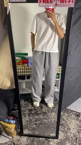 Sweatpants abu misty #sweatpants #sweatpantsoutfit #celanapanjang #joggersweatpants #baggypants 