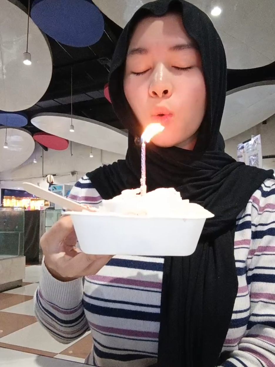 i am officially old 😣❣️ #birthday #21 #yeay #ughwhy #alhamdulillah