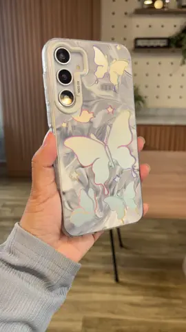 Butterfly HOLO White, simple tapi elegan ga sih casenya? Ini aku pakai A55 ya