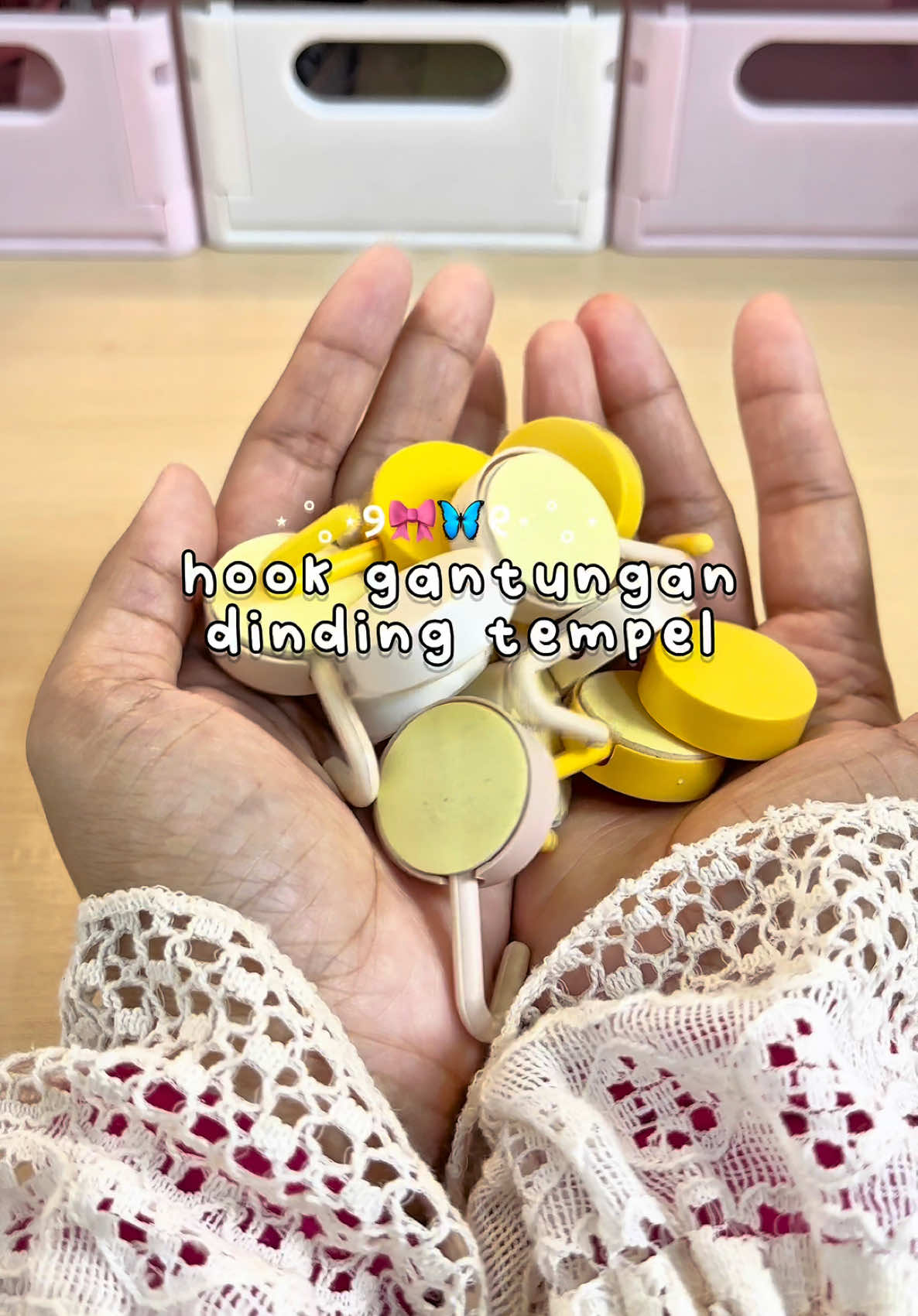 gak perlu lagi nyakitin tembok pakai paku #gantunganhook #hookgantungantempel #hooktempel #hookbulat #racuntiktok #soundviral #trendingsound 