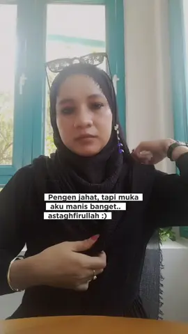 wkwkwkwk pucet bngt aseli,hbis makan ga lipenan...(ilang)ada yg mau beliin ga😆😆