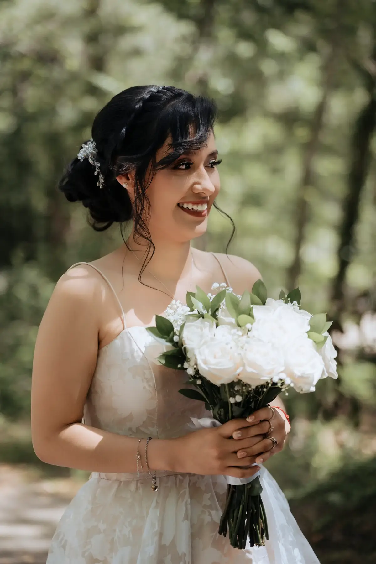 fue uno de los momentos mas bellos que  emos vivido gracias por esa amistad incondicional mi hermosa que Dios bendiga de su matrimonio  la quiero mucho🫂