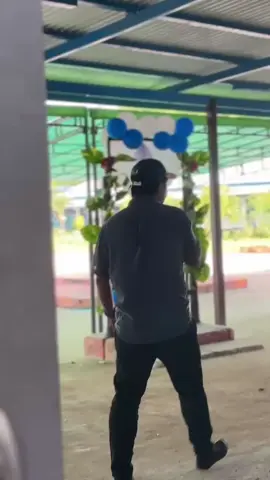 Boys 2 Man - One bended knee (Cover talamberang) 😅😅😂🤣 #boys2men #onebendedkneecover #malukupride🏝🔥 #fyp #ambonmaluku #manfromgoldenisland🌊 #coversong #lakilakimaluku #tanimbarisland🏝 #saumlaki_maluku_indonesia #fyppppoooopppppppppppppp #gurusman8kepulauantanimbar #