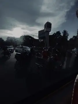 phố năm ấy gọi là phố cũ, tình năm ấy là tình dở dang...