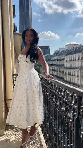 OOTD in Paris for a picnic in the park  #milkmadedress #picnicdate #outfitinspo #parisfashion #fypp 