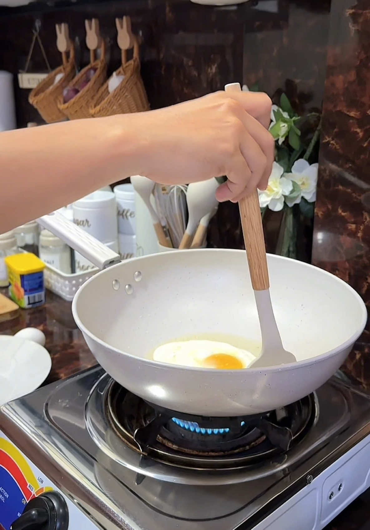 Ang ganda talaga ng nonstick nato!💖 #nonstick #nonstickpan #nonstickwokpan #cookware 