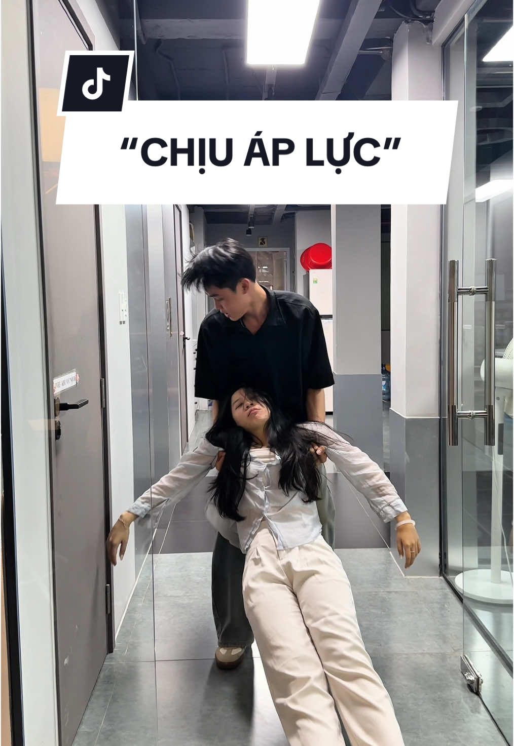 Cụ thể là trở thành áp lực cho đồng nghiệp  #DEVEE #DEVEELIVE #office #genz #fyp 