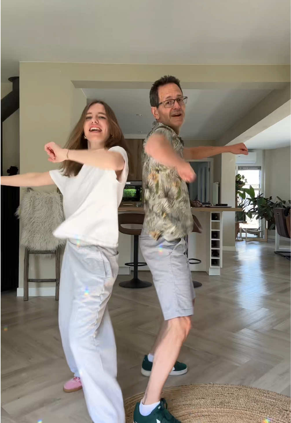 Deze trend heeft echt mijn fyp overgenomen @orokanaworld @Jurvinio @Frenna @Philip van Haren #zaazaa #dancer #dance #dancingdad #dad 