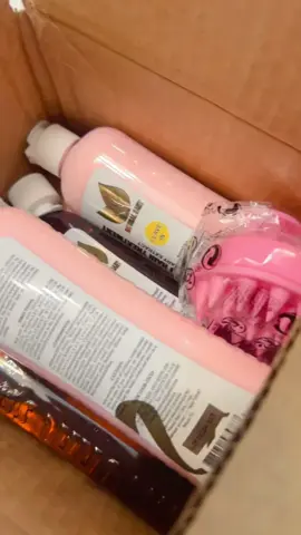 Estimula el crecimiento: Gracias a la biotina, el romero y la cola de caballo, tu cabello crecerá más rápido y con mayor densidad. Hidratación profunda: Nuestro acondicionador nutre el cabello, dejándolo suave, brillante y libre de frizz.#viral #parati 