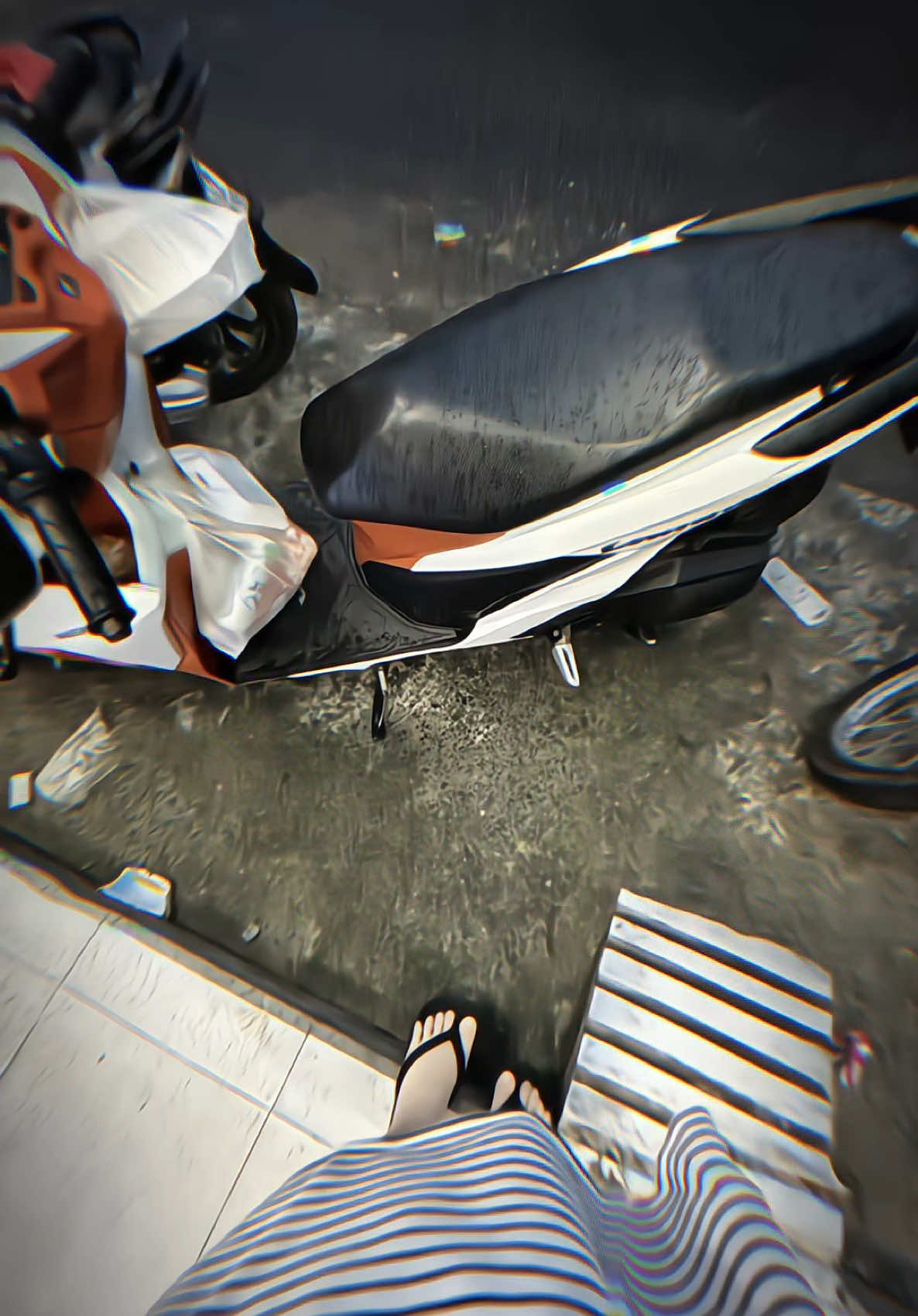 Có những cơn mưa lòng, sẽ không bao giờ tạnh… #xh #vairal #fyp #chomoi 