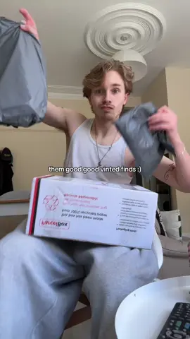 got wayyyyy too many of these in the locker #ukfashion #fashiontiktok #vintedfinds #vinted #unboxingvideo #fyp #streetwear 