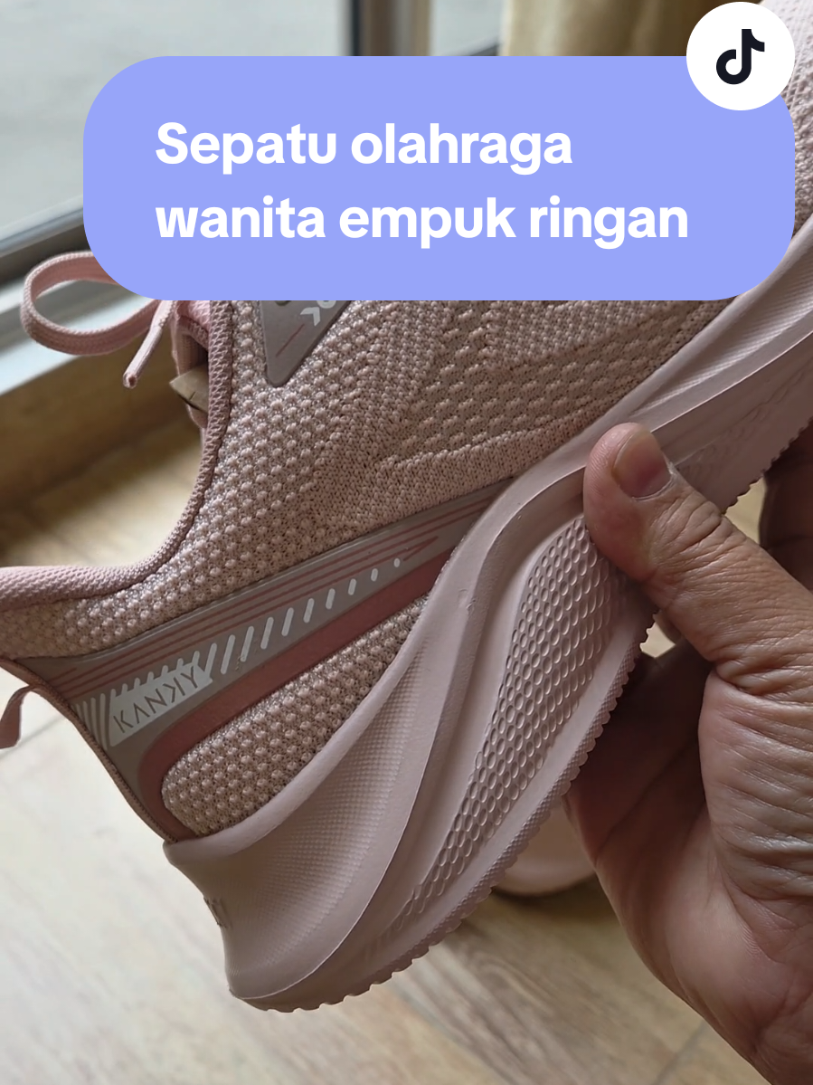 Membalas @bumel.21 Sepatu olahraga wanita Kanky nyaman dipakai , sepatu empuk ringan murah #sepatuwanita #sepatuolahraga #sepatukanky #sepatuempuk 
