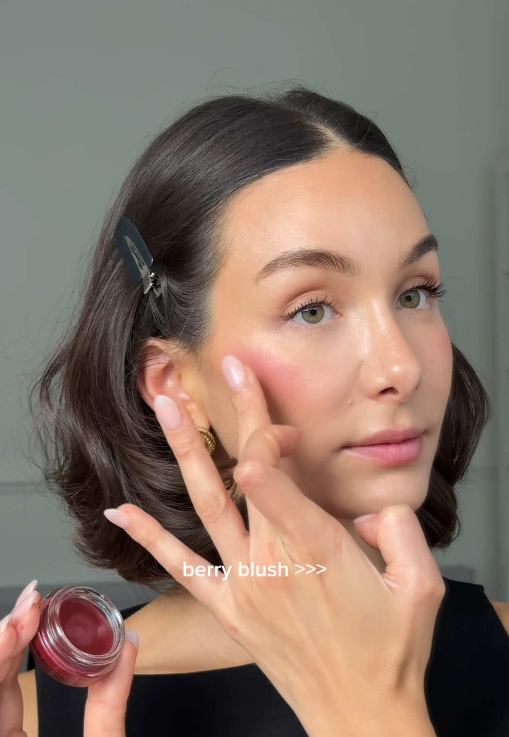 the most beautiful berry blush 🍓🍒❣️ using the @chanel.beauty no1 de Chanel lip and cheek balm in shade “berry boost”  #makeup #makeuptutorial #blush #springmakeup #blushtutorial #berrymakeup #chanelbeauty 
