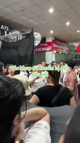 Hôm nay,đoàn công tác cơ quan Thuế về hướng dẫn bà con Tiểu Thương Chợ Ninh Hiệp sử dụng máy tính tiền.Triển khai đăng ký và sử dụng hoá đơn điện tử khởi tạo từ máy tính tiền , thuế má gì chưa người đẹp ! #ninhhiep #Chợ #thơitrang #quảngchâu #Chợ Ninh Hiệp Cổng Bán Quần áo đẹp #thơitrangnam #phuquoc #sominu #thoitrangnu #xóm6ninhhiệp # 