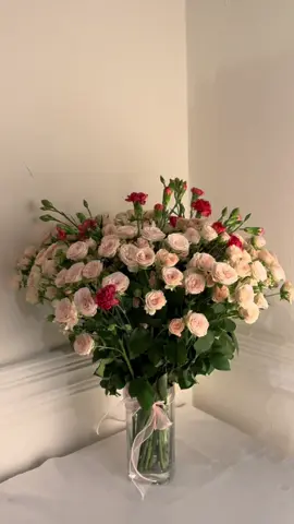 ورد طبيعي 💕  #ورد_طبيعي #تنسيق_هدايا #تنسيق_ورد #fyp #foryou #لونا_فلاورز #ورود_طبيعيه #الشعب_الصيني_ماله_حل😂😂 